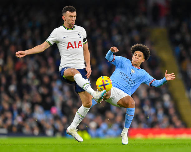 缩至平均两 缩至平均两